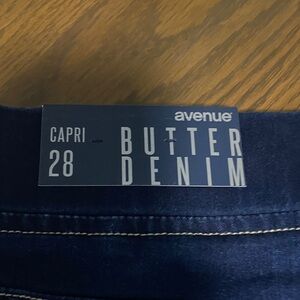 Avenue Butter Denim Capri in Rich Blue